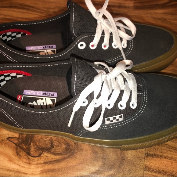 Mens Vans - Picture 2 of 3